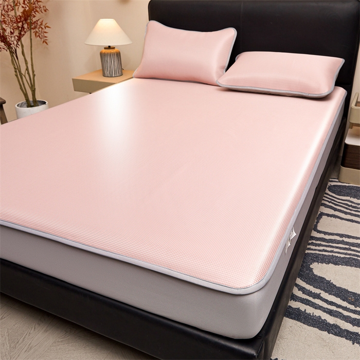 91家纺网 家纺一手货源 找家纺 女子家纺 2026新款碳光冰丝床笠款加厚三明治凉感凉席保护套夏季床罩席子凉席 千鸟格-床笠款-千禧粉