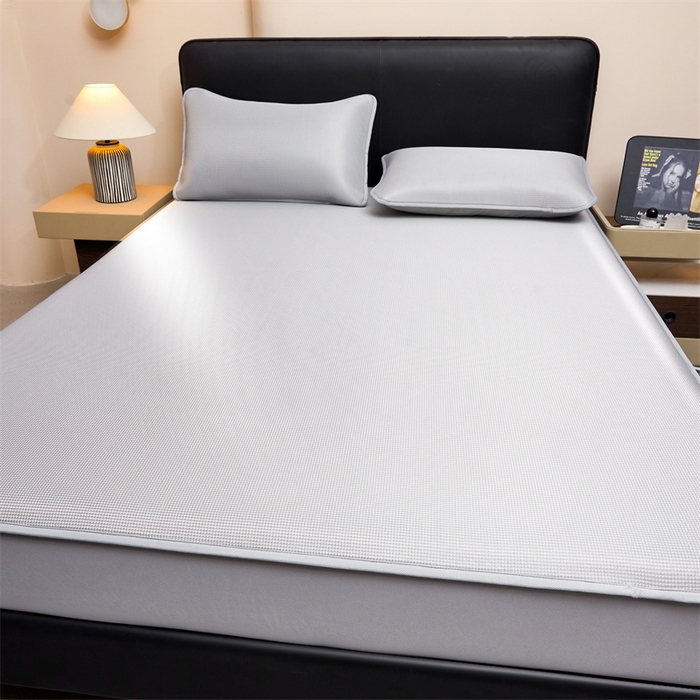 91家纺网 家纺一手货源 找家纺 女子家纺 2026新款碳光冰丝床笠款加厚三明治凉感凉席保护套夏季床罩席子凉席 千鸟格-床笠款-银帆灰