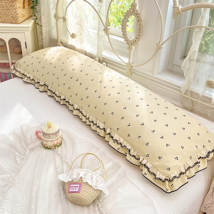 91家纺网 家纺一手货源 找家纺 圣比熊 2026新款A类云朵棉蕾丝双层花边枕套加长双人情侣1.8米枕芯内胆套1.5m枕头 樱桃花语