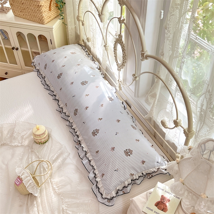 91家纺网 家纺一手货源 找家纺 圣比熊 2026新款A类云朵棉蕾丝双层花边枕套加长双人情侣1.8米枕芯内胆套1.5m枕头 旋转木马