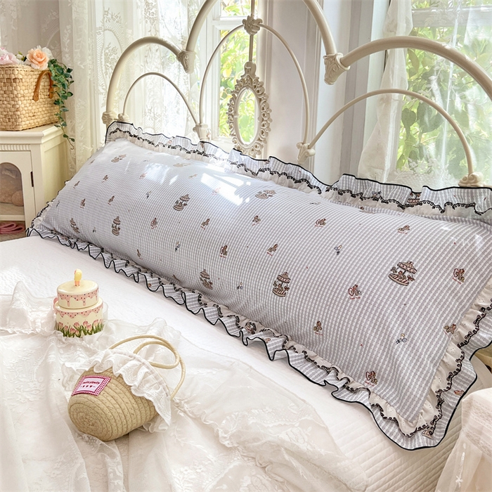 91家纺网 家纺一手货源 找家纺 圣比熊 2026新款A类云朵棉蕾丝双层花边枕套加长双人情侣1.8米枕芯内胆套1.5m枕头 旋转木马