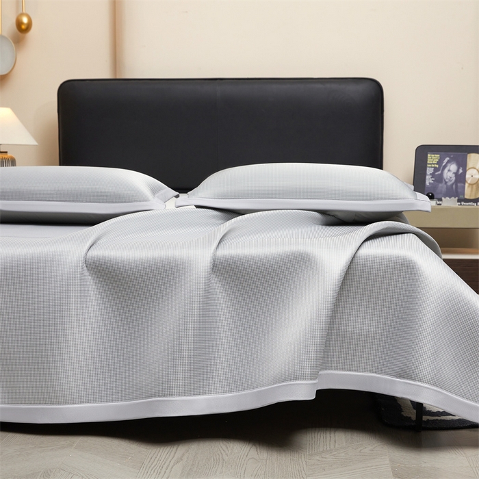 91家纺网 家纺一手货源 找家纺 女子家纺 2026新款碳光冰丝席子三件套加厚三明治冰丝软席席子凉席-平铺席 千鸟格-绑带款-银帆灰