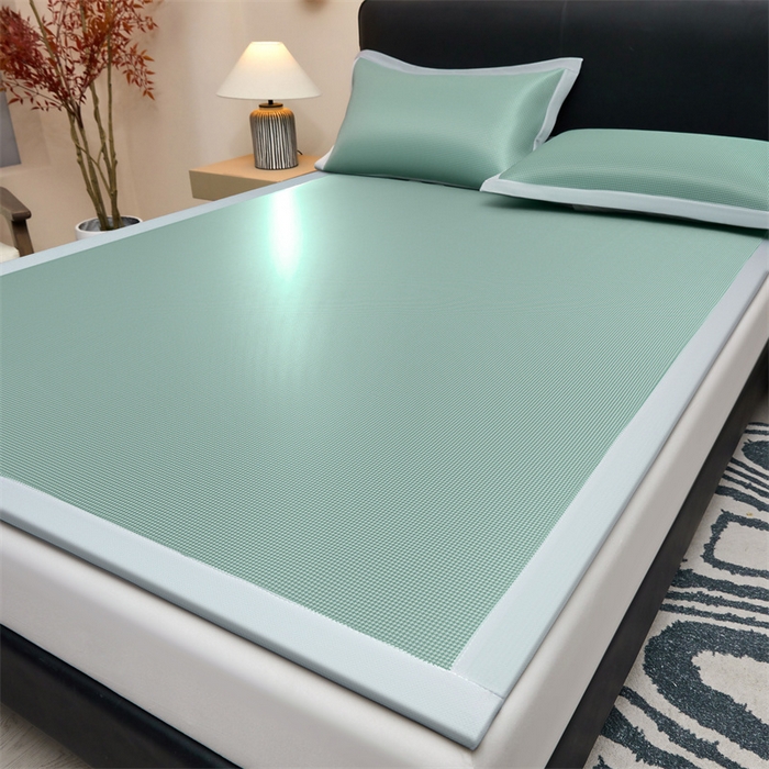 91家纺网 家纺一手货源 找家纺 女子家纺 2026新款碳光冰丝席子三件套加厚三明治冰丝软席席子凉席-平铺席 千鸟格-绑带款-松石绿