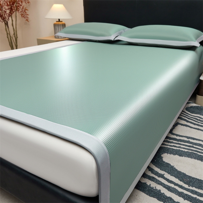 91家纺网 家纺一手货源 找家纺 女子家纺 2026新款碳光冰丝席子三件套加厚三明治冰丝软席席子凉席-平铺席 千鸟格-绑带款-松石绿