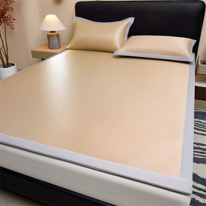 91家纺网 家纺一手货源 找家纺 女子家纺 2026新款碳光冰丝席子三件套加厚三明治冰丝软席席子凉席-平铺席 千鸟格-绑带款-香槟金