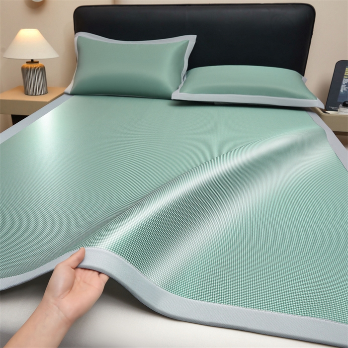 91家纺网 家纺一手货源 找家纺 女子家纺 2026新款碳光冰丝席子三件套加厚三明治冰丝软席席子凉席-平铺席 千鸟格-绑带款-松石绿