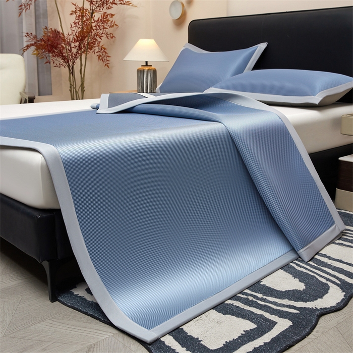 91家纺网 家纺一手货源 找家纺 女子家纺 2026新款碳光冰丝席子三件套加厚三明治冰丝软席席子凉席-平铺席 千鸟格-绑带款-海星蓝