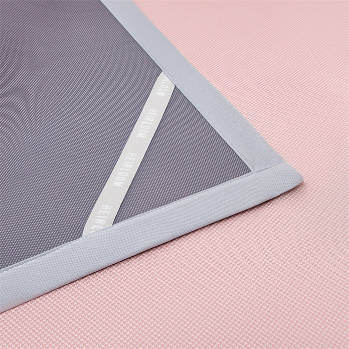 91家纺网 家纺一手货源 找家纺 女子家纺 2026新款碳光冰丝席子三件套加厚三明治冰丝软席席子凉席-平铺席 千鸟格-绑带款-千禧粉