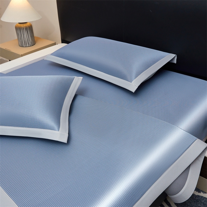 91家纺网 家纺一手货源 找家纺 女子家纺 2026新款碳光冰丝席子三件套加厚三明治冰丝软席席子凉席-平铺席 千鸟格-绑带款-海星蓝