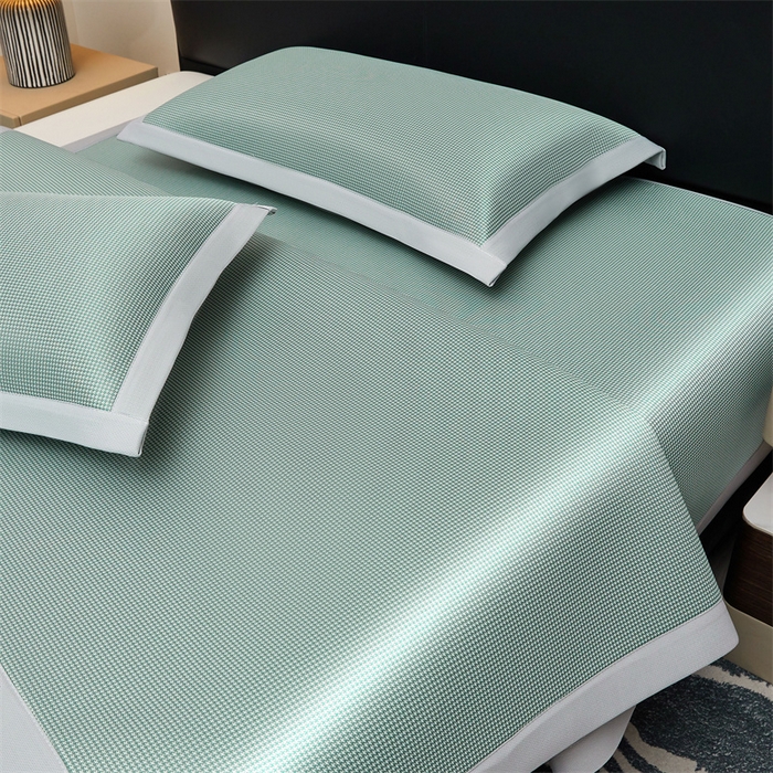 91家纺网 家纺一手货源 找家纺 女子家纺 2026新款碳光冰丝席子三件套加厚三明治冰丝软席席子凉席-平铺席 千鸟格-绑带款-松石绿