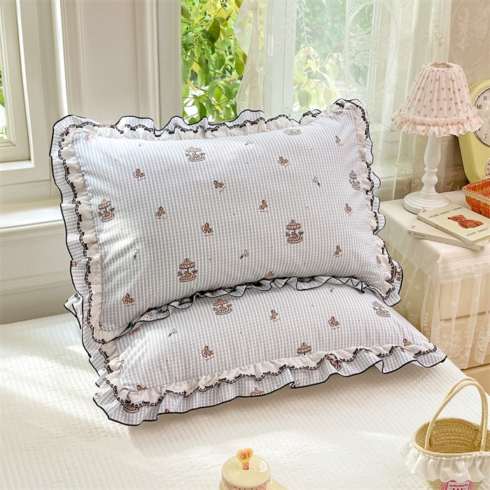 91家纺网 家纺一手货源 找家纺 圣比熊 2026新款A类云朵棉蕾丝双层花边枕套宿舍单人单只一只装枕芯48x74cm内胆套 旋转木马