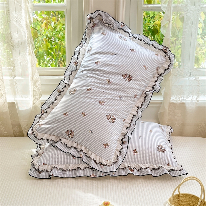 91家纺网 家纺一手货源 找家纺 圣比熊 2026新款A类云朵棉蕾丝双层花边枕套宿舍单人单只一只装枕芯48x74cm内胆套 旋转木马