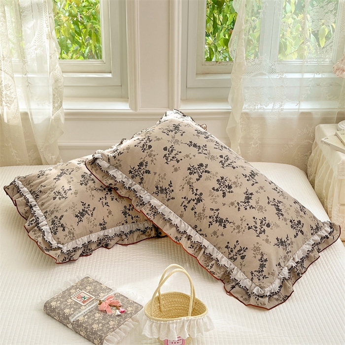 91家纺网 家纺一手货源 找家纺 圣比熊 2026新款A类云朵棉蕾丝双层花边枕套宿舍单人单只一只装枕芯48x74cm内胆套 花时令