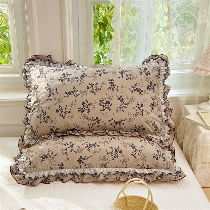 91家纺网 家纺一手货源 找家纺 圣比熊 2026新款A类云朵棉蕾丝双层花边枕套宿舍单人单只一只装枕芯48x74cm内胆套 花时令