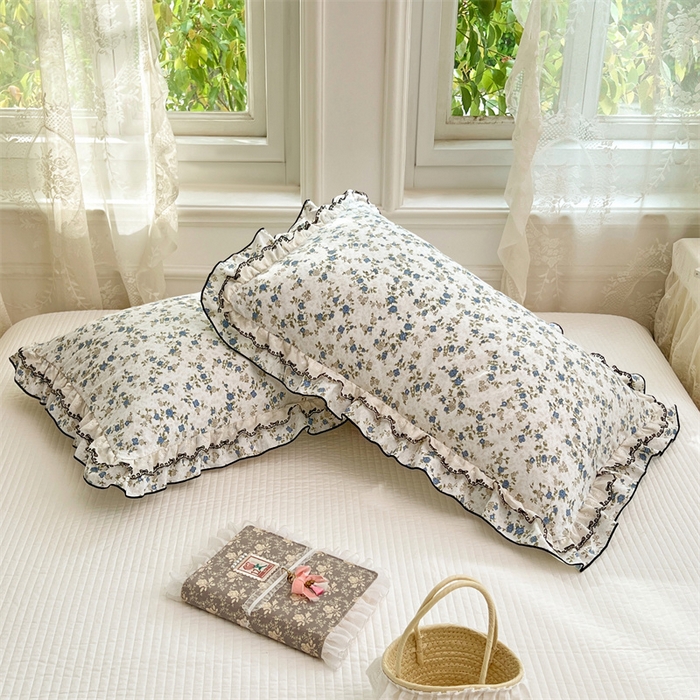 91家纺网 家纺一手货源 找家纺 圣比熊 2026新款A类云朵棉蕾丝双层花边枕套宿舍单人单只一只装枕芯48x74cm内胆套 蓝岛风铃