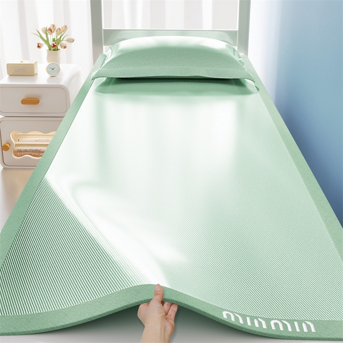 91家纺网 家纺一手货源 找家纺 女子家纺 2026新款学生床斜纹冰丝刺绣款凉席席子凉席 柠檬绿