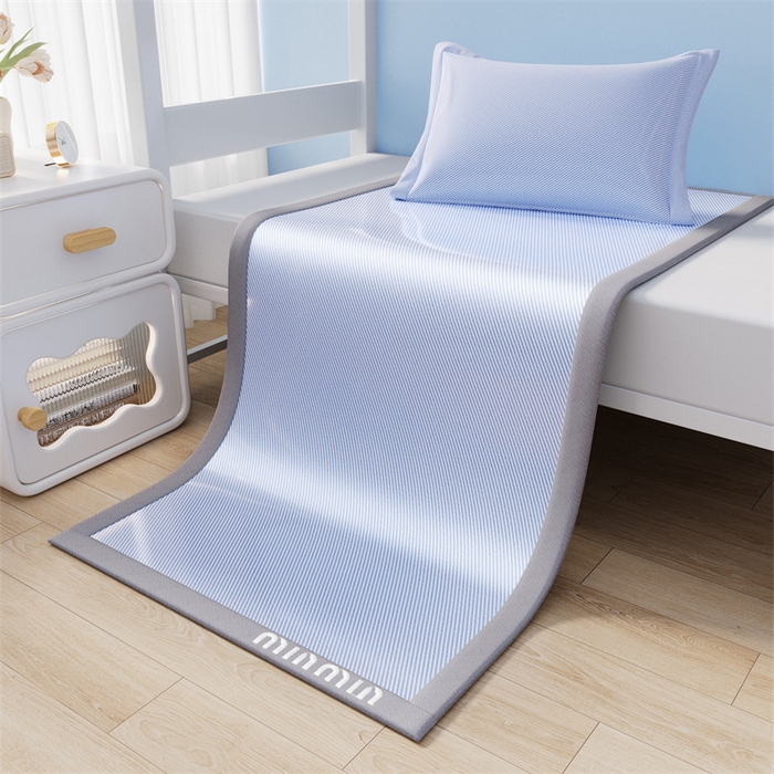 91家纺网 家纺一手货源 找家纺 女子家纺 2026新款学生床斜纹冰丝刺绣款凉席席子凉席 冰山蓝