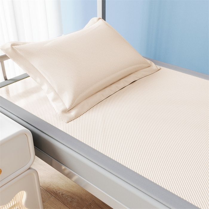 91家纺网 家纺一手货源 找家纺 女子家纺 2026新款学生床斜纹冰丝刺绣款凉席席子凉席 杏仁咖