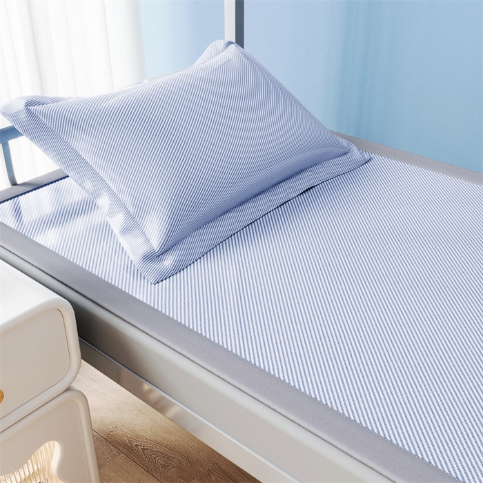 91家纺网 家纺一手货源 找家纺 女子家纺 2026新款学生床斜纹冰丝刺绣款凉席席子凉席 冰山蓝