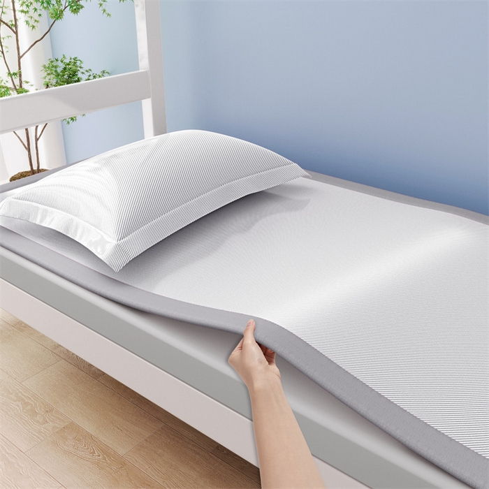 91家纺网 家纺一手货源 找家纺 女子家纺 2026新款学生床斜纹冰丝刺绣款凉席席子凉席 雪花灰