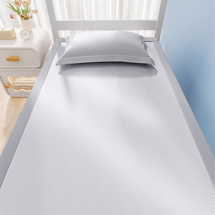 91家纺网 家纺一手货源 找家纺 女子家纺 2026新款学生床斜纹冰丝刺绣款凉席席子凉席 雪花灰