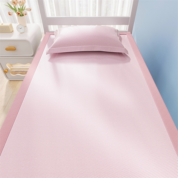 91家纺网 家纺一手货源 找家纺 女子家纺 2026新款学生床斜纹冰丝刺绣款凉席席子凉席 樱花粉