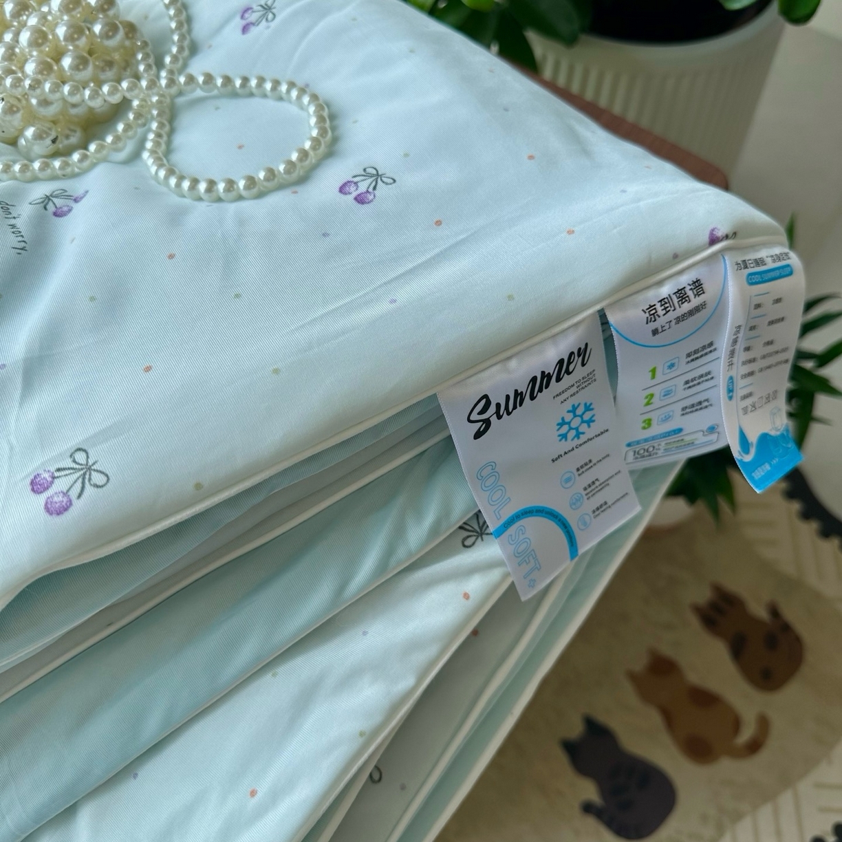91家纺网 家纺一手货源 找家纺 卡芙兰家纺 2026新款凉感丝夏凉被空调被单人双人纯色印花夏被可机洗 甜心樱桃