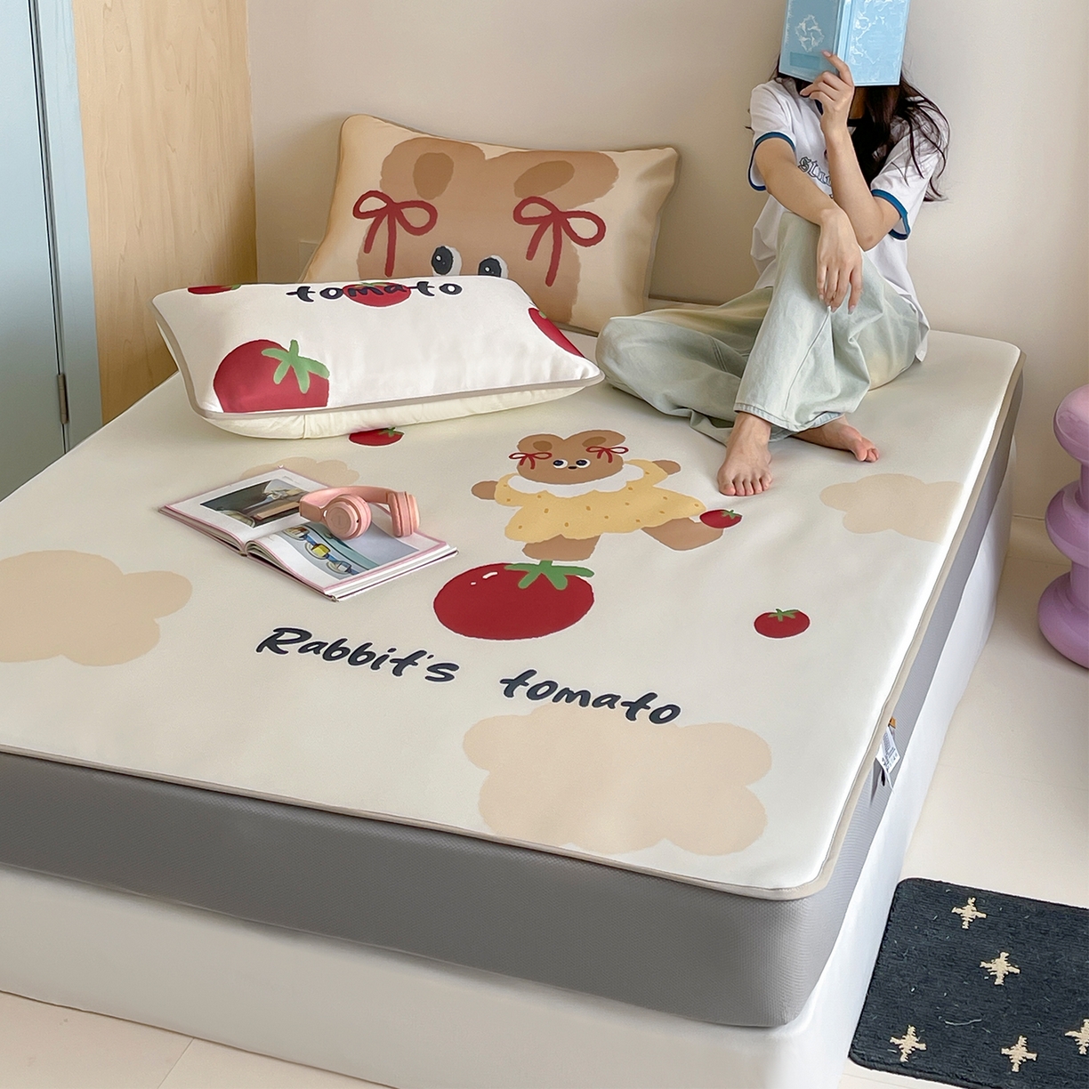 91家纺网 家纺一手货源 找家纺 （总）桃子家居 2026新款A类ins博主卡通数码印花高级品质撞色中分子1200D冰感丝凉感席冰丝三件套平铺床笠系列