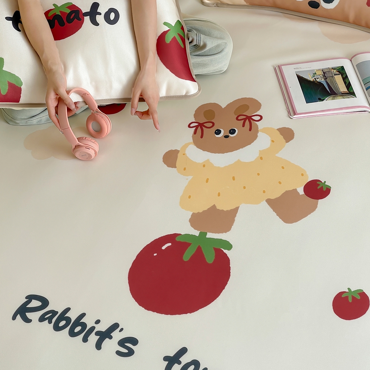 91家纺网 家纺一手货源 找家纺 （总）桃子家居 2026新款A类ins博主卡通数码印花高级品质撞色中分子1200D冰感丝凉感席冰丝三件套平铺床笠系列