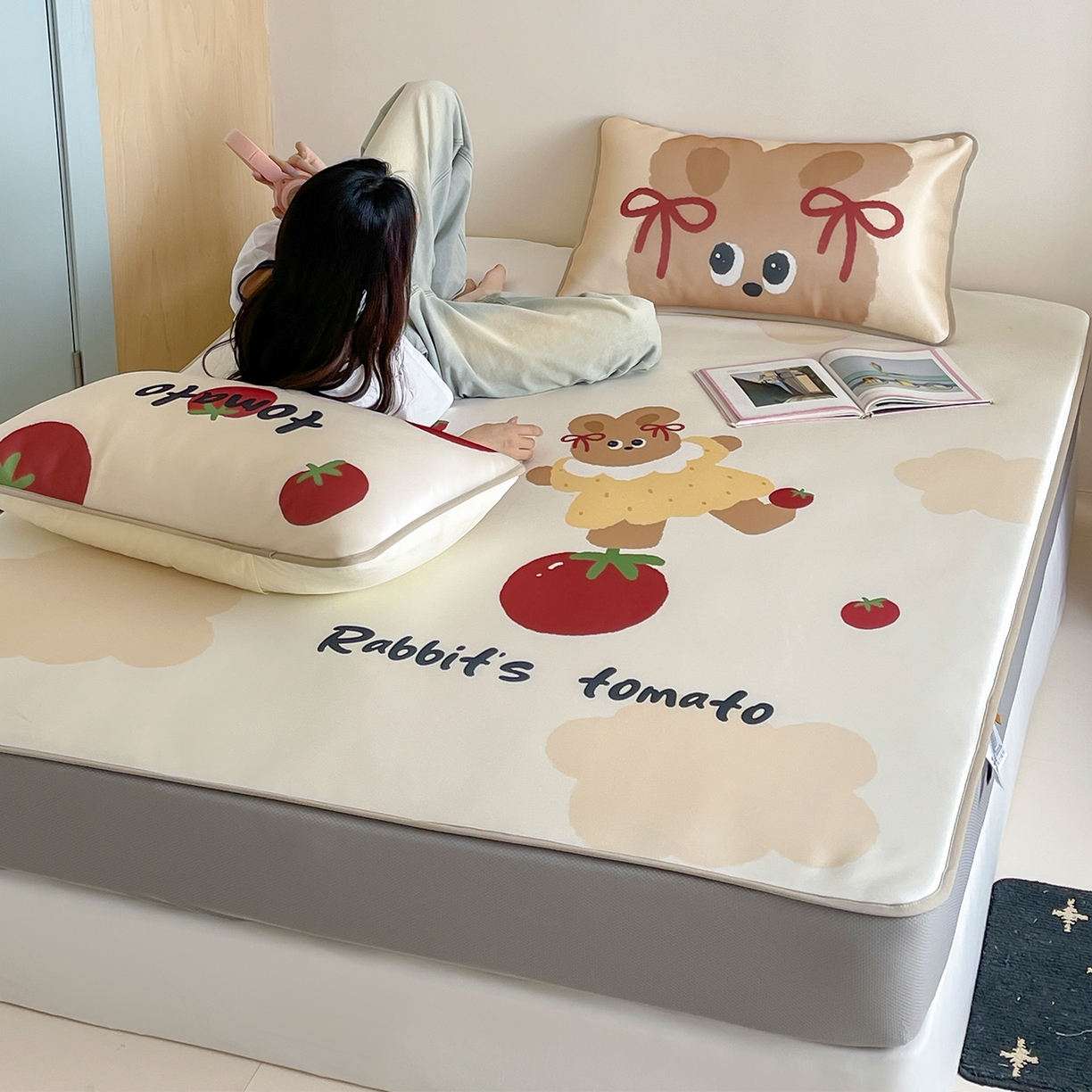 91家纺网 家纺一手货源 找家纺 （总）桃子家居 2026新款A类ins博主卡通数码印花高级品质撞色中分子1200D冰感丝凉感席冰丝三件套平铺床笠系列