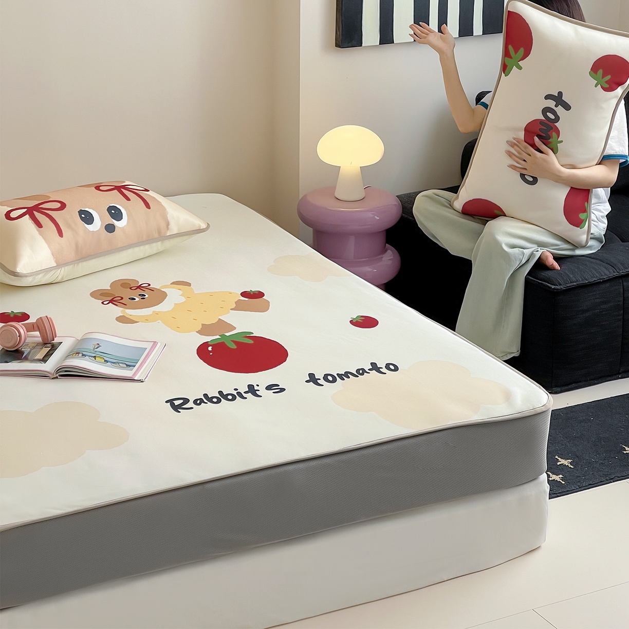 91家纺网 家纺一手货源 找家纺 （总）桃子家居 2026新款A类ins博主卡通数码印花高级品质撞色中分子1200D冰感丝凉感席冰丝三件套平铺床笠系列