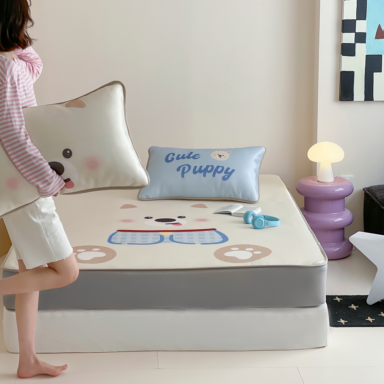 91家纺网 家纺一手货源 找家纺 桃子家居 2026新款A类ins博主卡通数码印花高级品质撞色中分子1200D冰感丝凉感席冰丝三件套平铺床笠系列 冰感席混搭-西高地