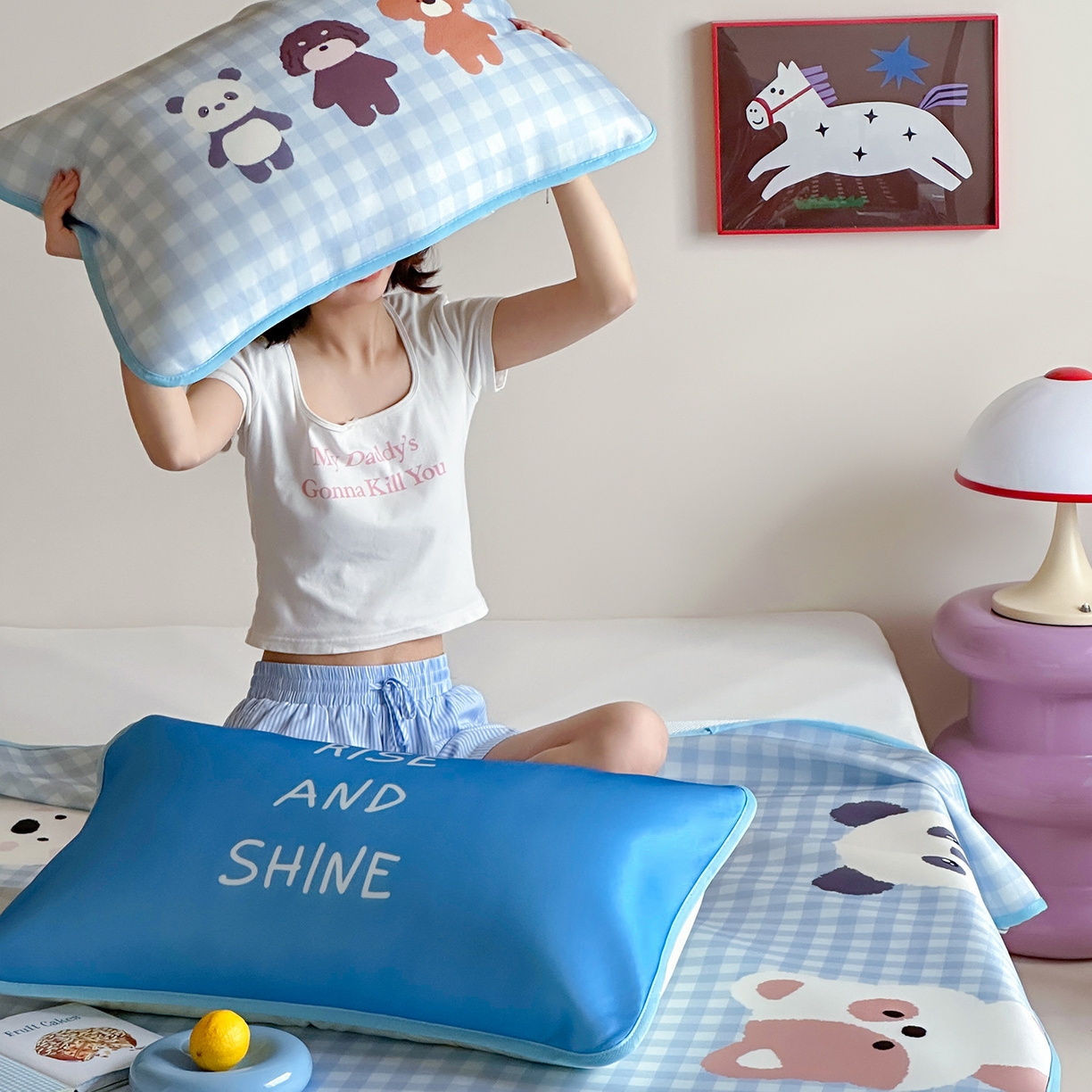 91家纺网 家纺一手货源 找家纺 桃子家居 2026新款A类ins博主卡通数码印花高级品质撞色中分子1200D冰感丝凉感席冰丝三件套平铺床笠系列 冰感席混搭-夏日派对