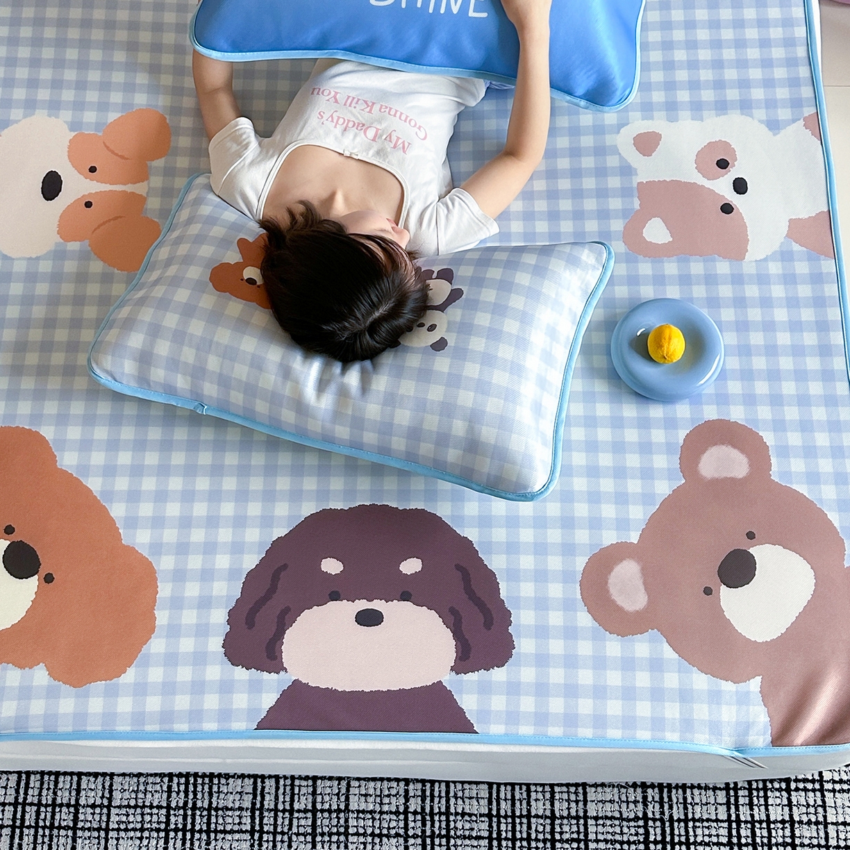 91家纺网 家纺一手货源 找家纺 桃子家居 2026新款A类ins博主卡通数码印花高级品质撞色中分子1200D冰感丝凉感席冰丝三件套平铺床笠系列 冰感席混搭-夏日派对