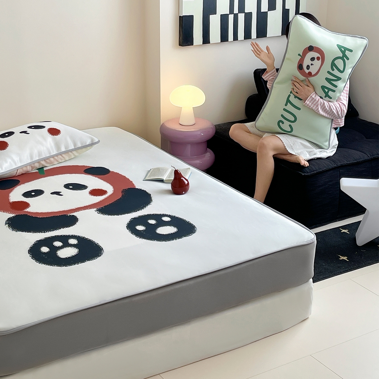 91家纺网 家纺一手货源 找家纺 桃子家居 2026新款A类ins博主卡通数码印花高级品质撞色中分子1200D冰感丝凉感席冰丝三件套平铺床笠系列 冰感席混搭-苹果小熊猫