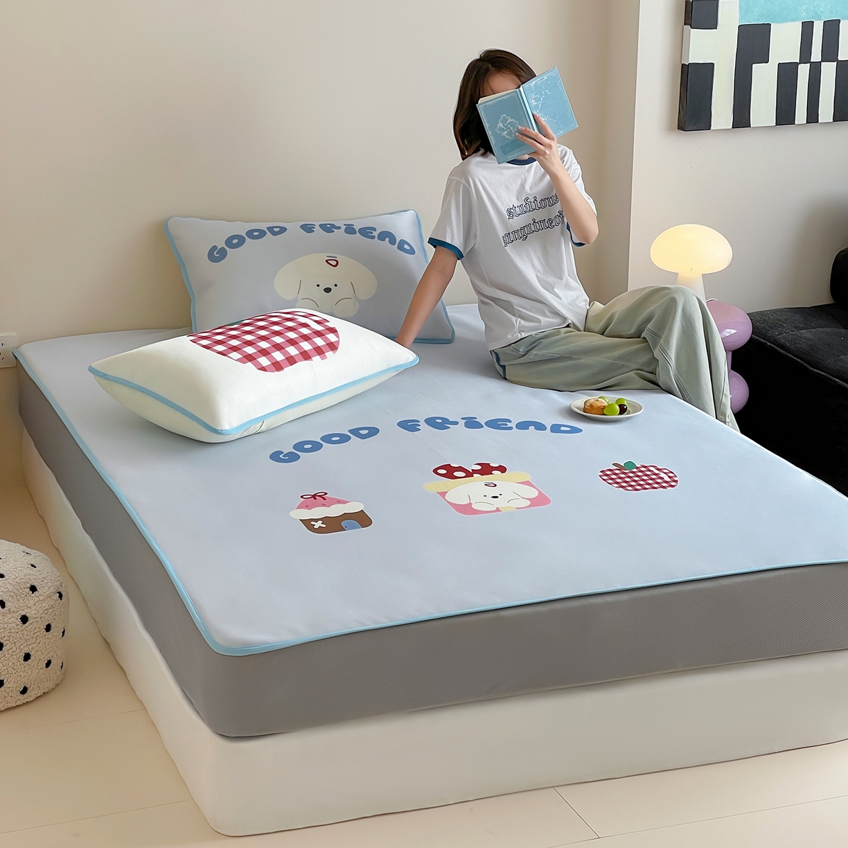 91家纺网 家纺一手货源 找家纺 桃子家居 2026新款A类ins博主卡通数码印花高级品质撞色中分子1200D冰感丝凉感席冰丝三件套平铺床笠系列 冰感席混搭-奶油苹果