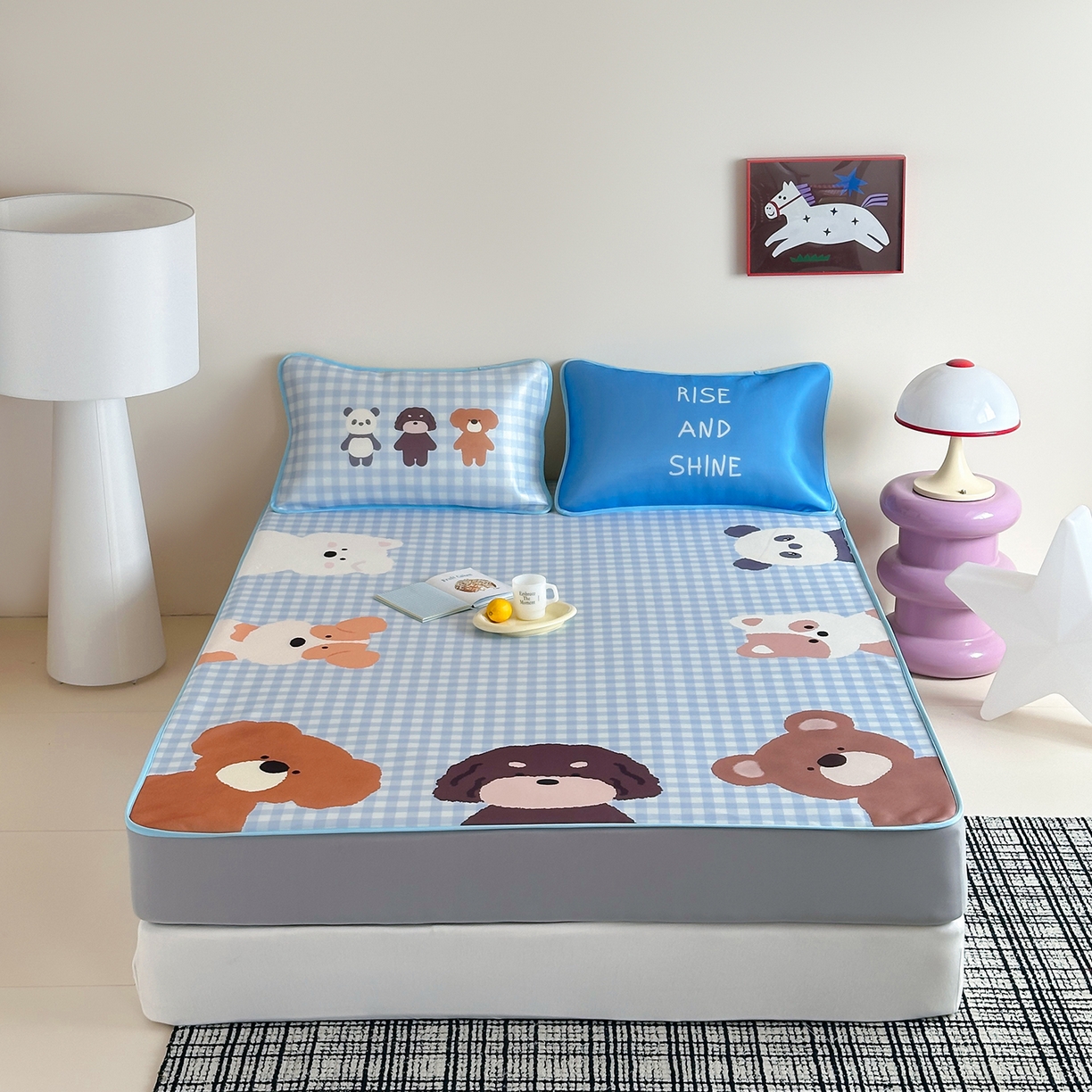 91家纺网 家纺一手货源 找家纺 桃子家居 2026新款A类ins博主卡通数码印花高级品质撞色中分子1200D冰感丝凉感席冰丝三件套平铺床笠系列 冰感席混搭-夏日派对