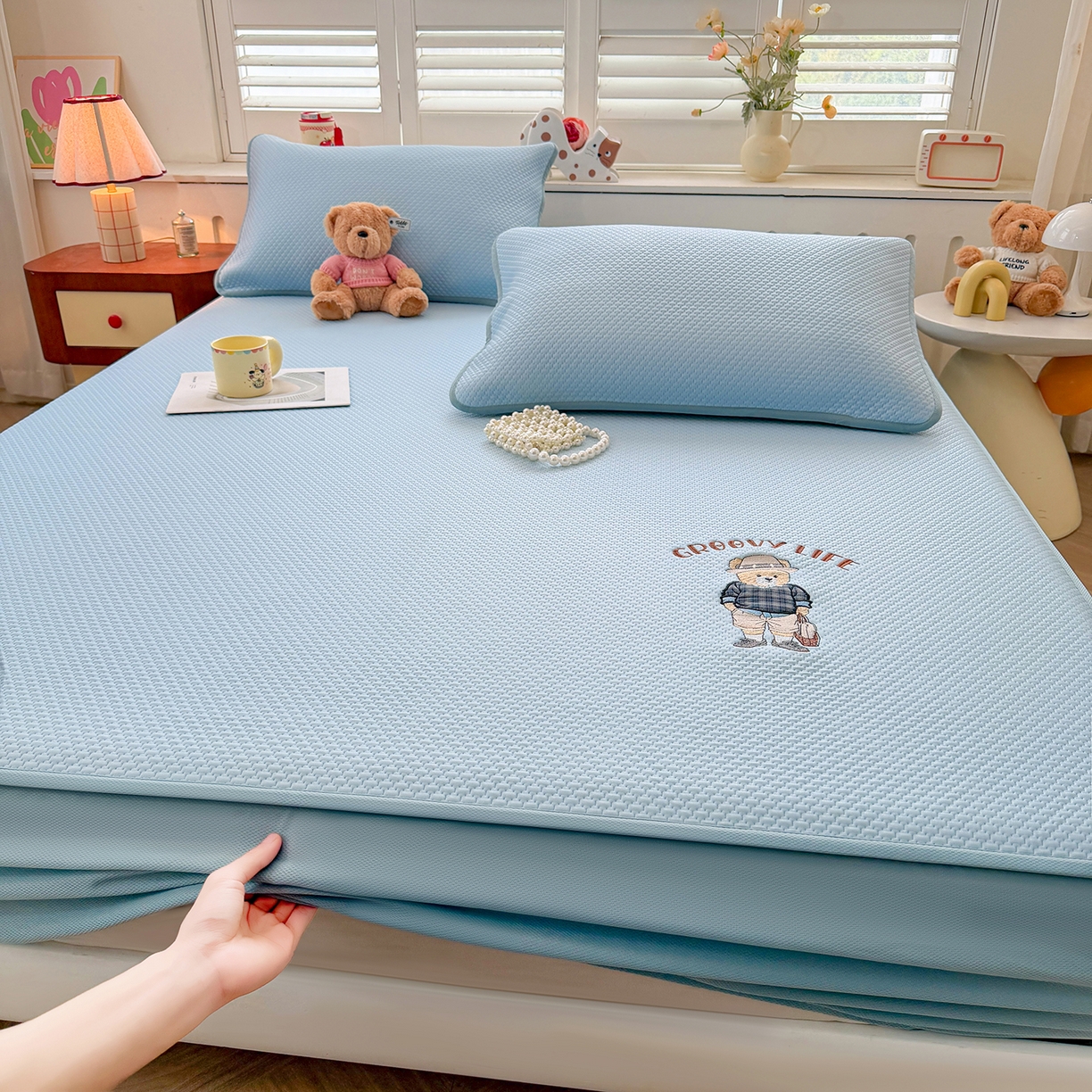 91家纺网 家纺一手货源 找家纺 喜居 2026新款凉感PE小熊刺绣系列床笠款凉席 凉感PE床笠-Mr. Bear-蓝