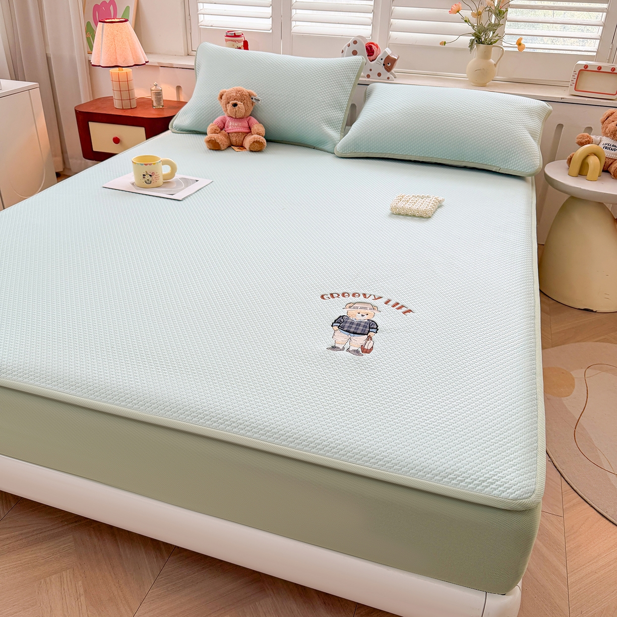 91家纺网 家纺一手货源 找家纺 喜居 2026新款凉感PE小熊刺绣系列床笠款凉席 凉感PE床笠-Mr. Bear-绿