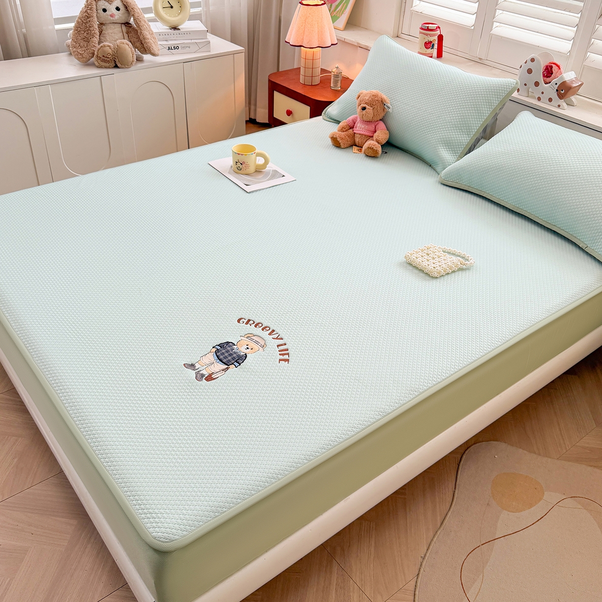91家纺网 家纺一手货源 找家纺 喜居 2026新款凉感PE小熊刺绣系列床笠款凉席 凉感PE床笠-Mr. Bear-绿