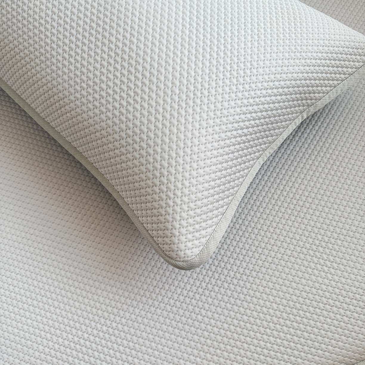 91家纺网 家纺一手货源 找家纺 喜居 2026新款凉感PE小熊刺绣系列床笠款凉席 凉感PE床笠-Mr. Bear-灰