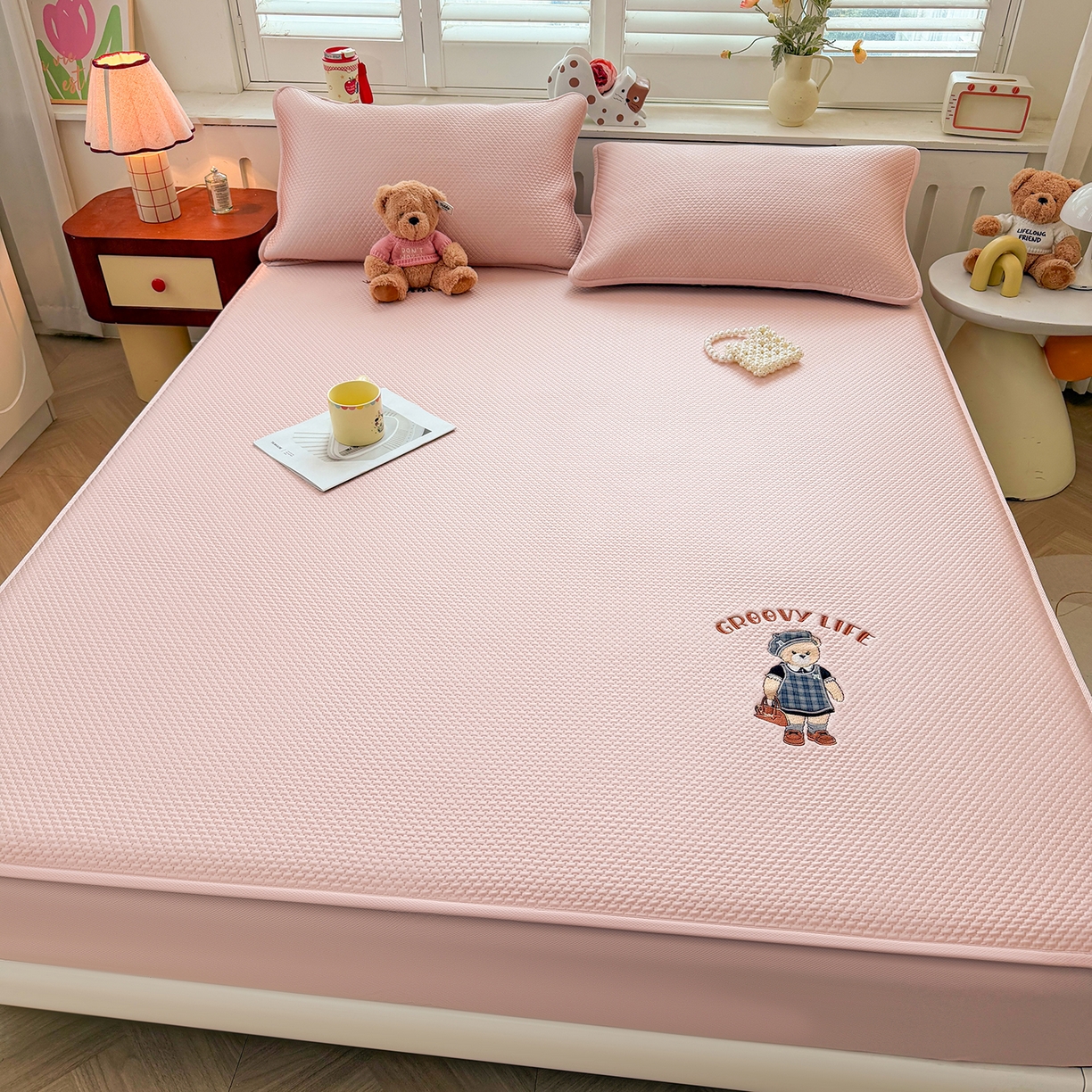 91家纺网 家纺一手货源 找家纺 喜居 2026新款凉感PE小熊刺绣系列床笠款凉席 凉感PE床笠-Miss Bear-粉