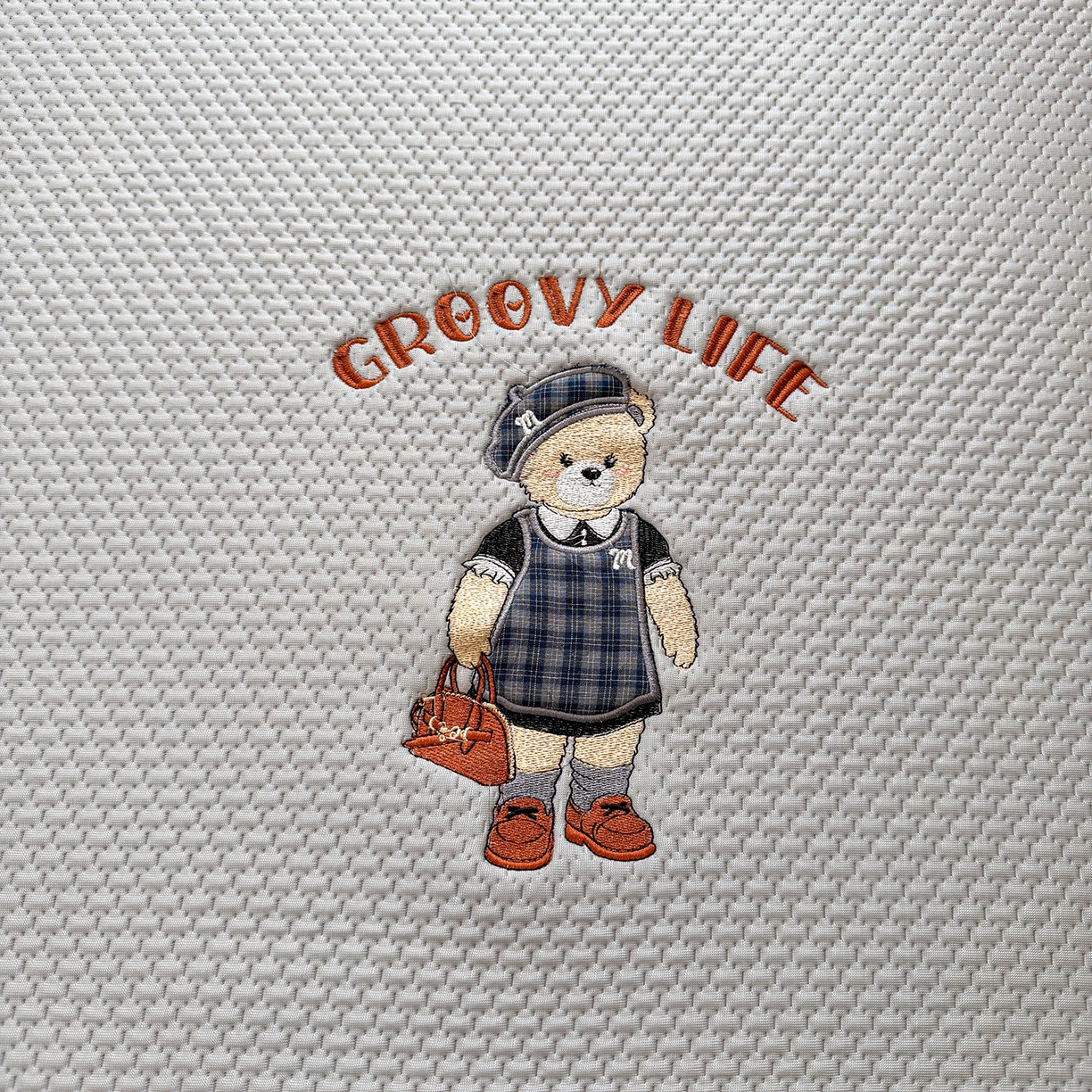 91家纺网 家纺一手货源 找家纺 喜居 2026新款凉感PE小熊刺绣系列床笠款凉席 凉感PE床笠-Miss Bear-灰