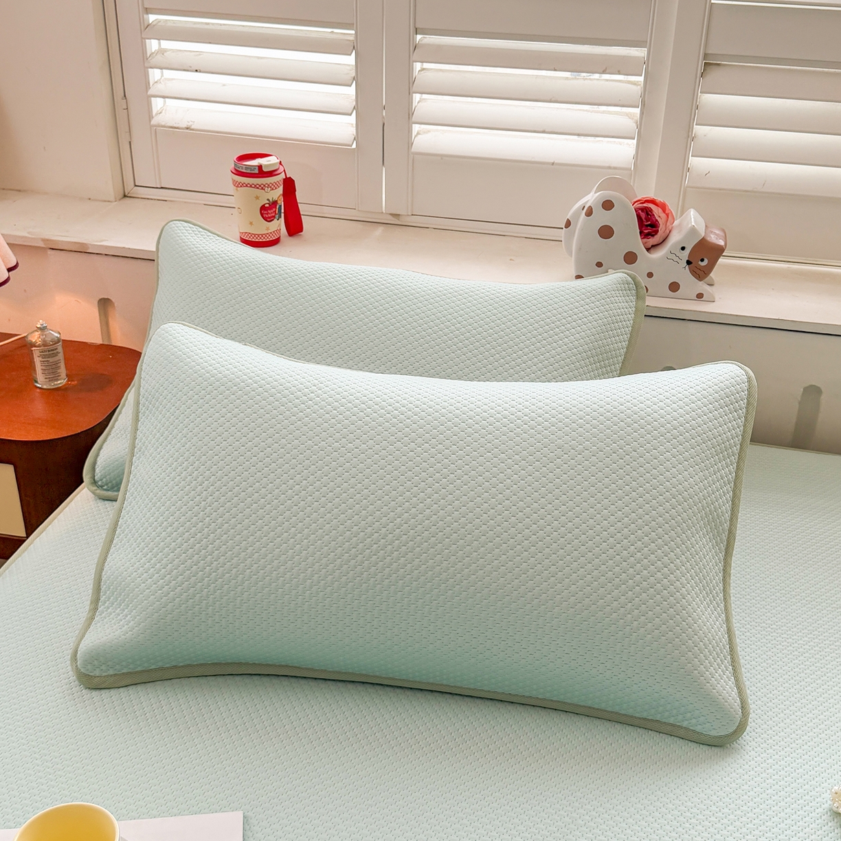 91家纺网 家纺一手货源 找家纺 喜居 2026新款凉感PE小熊刺绣系列床笠款凉席 凉感PE床笠-Miss Bear-绿