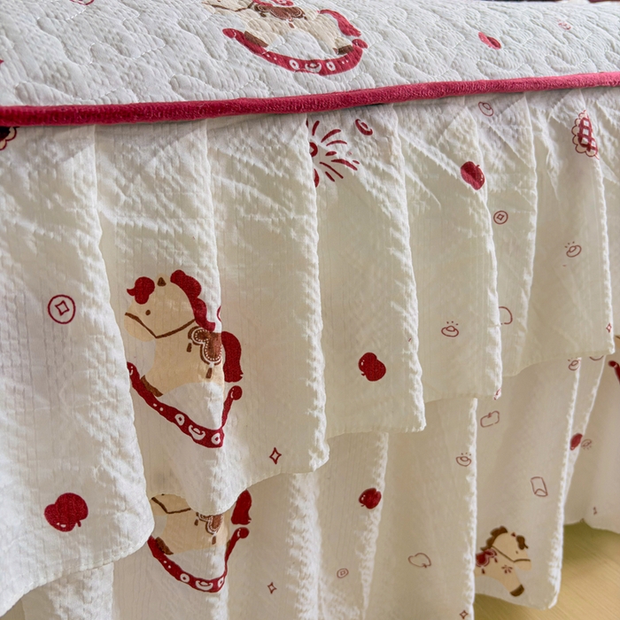 91家纺网 家纺一手货源 找家纺 铠畅家纺 2026新款泡芙纱水洗棉夏被四件套 摇摇木马