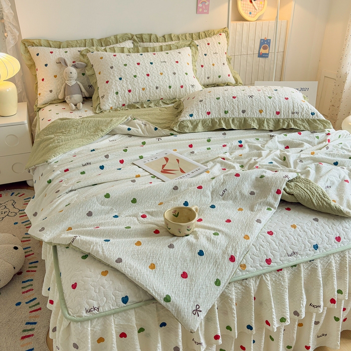 91家纺网 家纺一手货源 找家纺 铠畅家纺 2026新款泡芙纱水洗棉夏被四件套 彩心日记