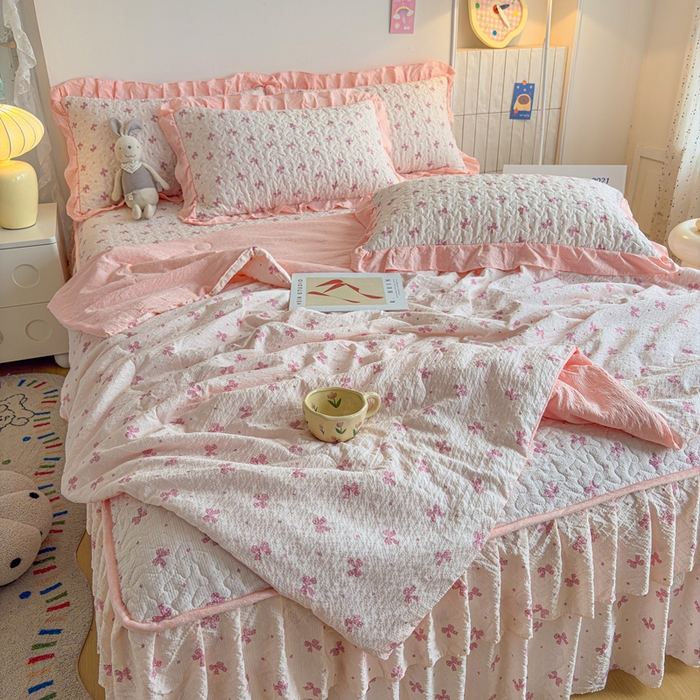 91家纺网 家纺一手货源 找家纺 铠畅家纺 2026新款泡芙纱水洗棉夏被四件套 粉蝶轻语