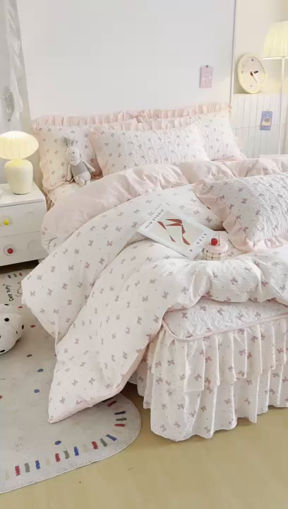 91家纺网 家纺一手货源 找家纺 铠畅家纺 2026新款泡芙纱水洗棉夏被四件套 粉蝶轻语