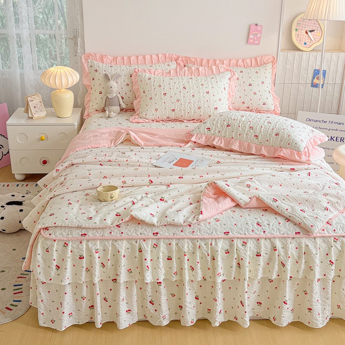 91家纺网 家纺一手货源 找家纺 铠畅家纺 2026新款泡芙纱水洗棉夏被四件套 粉樱甜梅