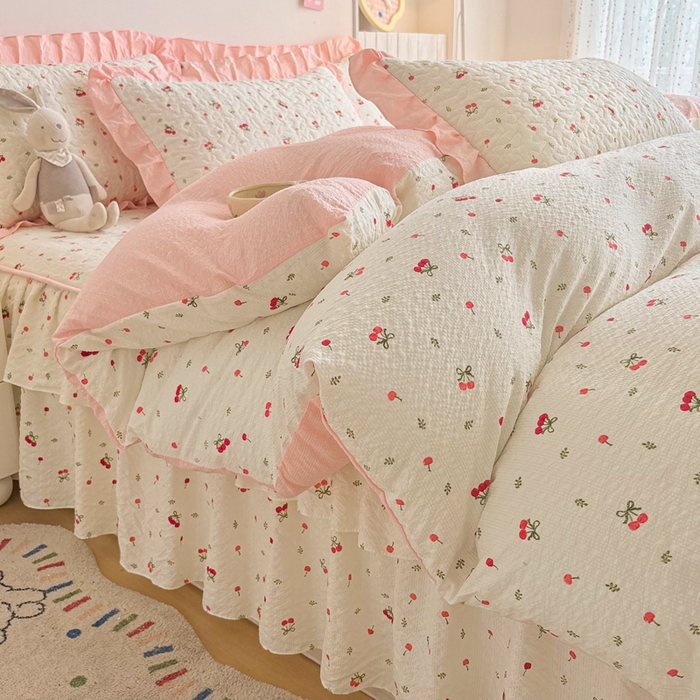 91家纺网 家纺一手货源 找家纺 铠畅家纺 2026新款泡芙纱水洗棉夏被四件套 粉樱甜梅